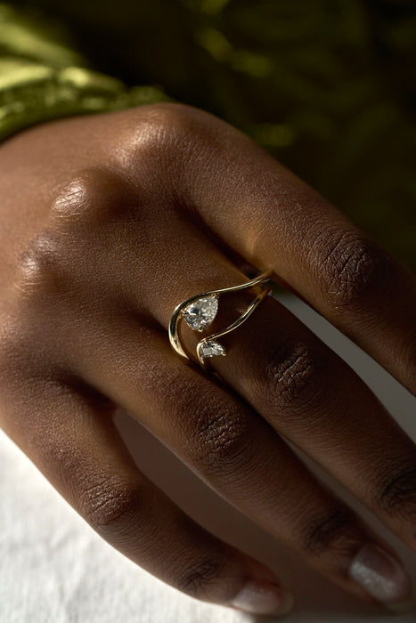 Wave Pear-Diamond Ring