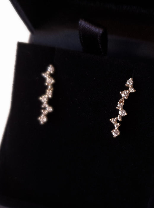 Scattered White Diamonds Earrings