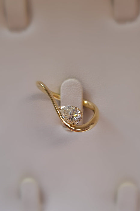 Wave Pear-Diamond Ring