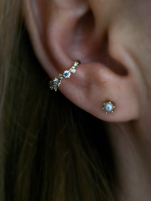 Scattered Diamonds Ear Cuff