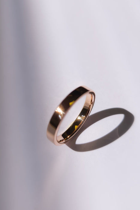 Flat-Shaped Gold Ladies Ring