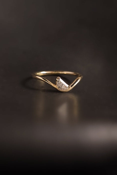 Moon Diamond Wave Ring