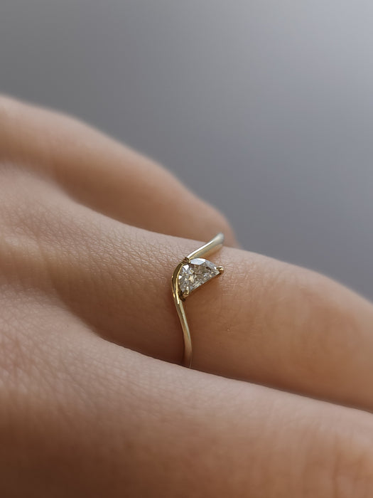 Moon Diamond Wave Ring