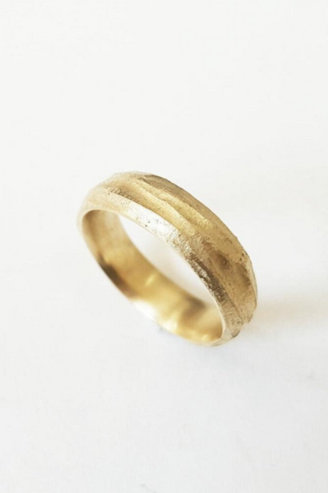 18k Yellow Gold Whittled gents wedding band