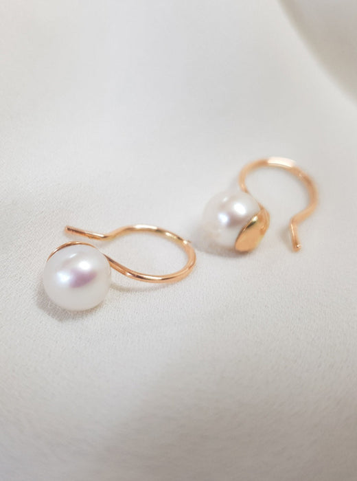 Scoop Pearl Earrings