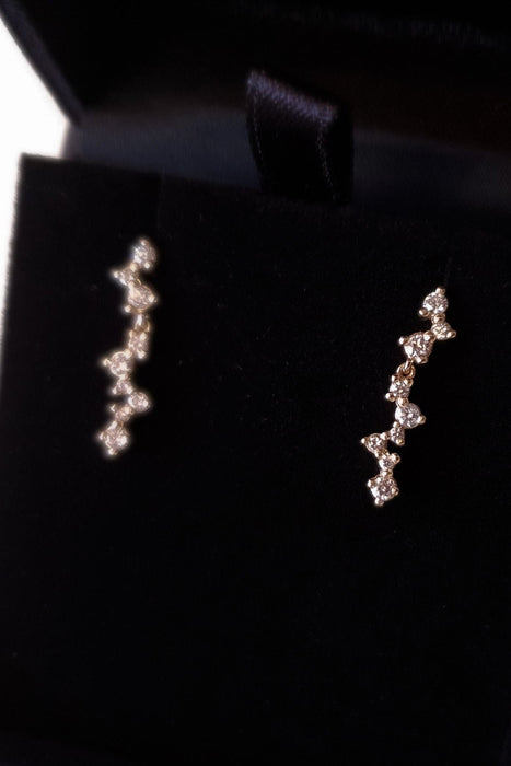 Scattered White Diamonds Earrings