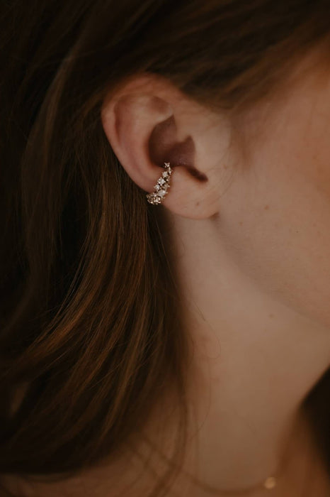 Full Scattered Diamonds Ear Cuff